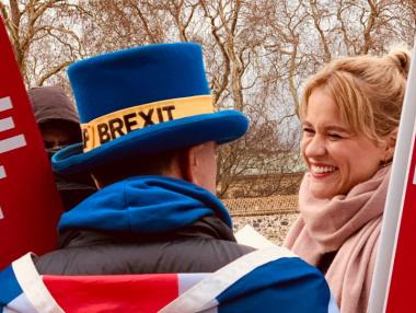 Фараж ще прави парти в нощта на Brexit