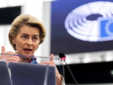 ЕС иска споразуменията за Brexit да са обвързани със санкции