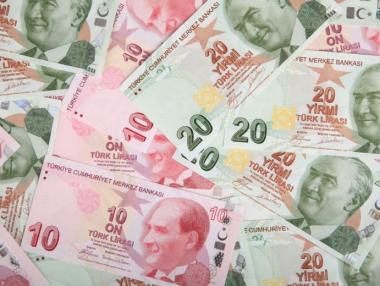 Турската лира е изненадващо стабилна