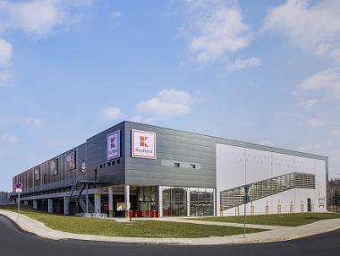 Kaufland откри най-модерния си хипермаркет в България