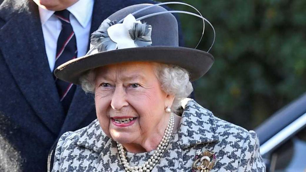 Кралица Елизабет II подписа закона за Brexit