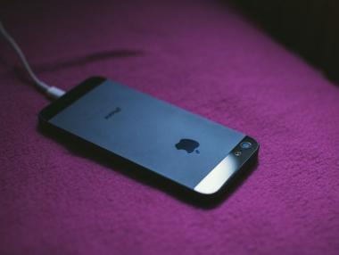 Apple против предложението на ЕС за единно зарядно