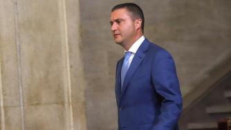 Горанов набързо се отказа да намалява таксите за хазартните компании