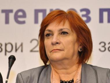 Властта опитва да реши актуални проблеми с методи от 50-те години