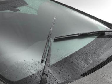 Колко са важни чистачките за безопасното шофиране