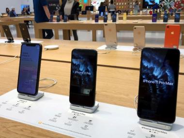 Apple отчете силни продажби на iPhone 11