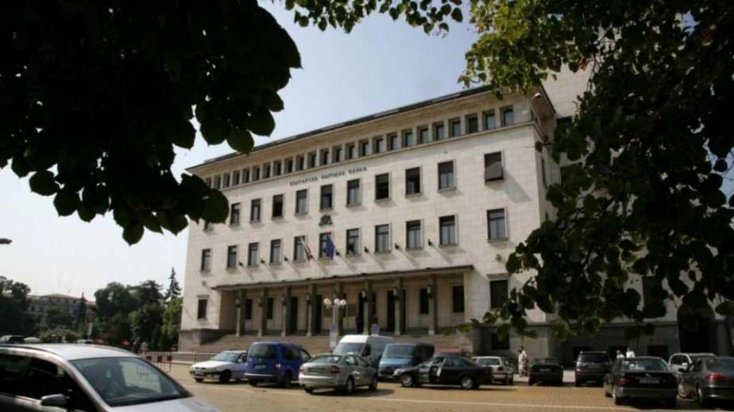 Българският бизнес продължава да трупа депозити с отрицателна лихва