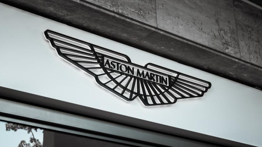 Собственикът на Tommy Hilfiger и Michael Kors придобива дял в Aston Martin