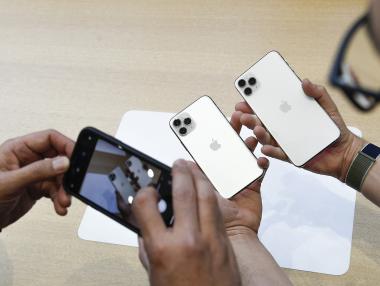 Доставките на iPhone спадат с 10% заради коронавируса