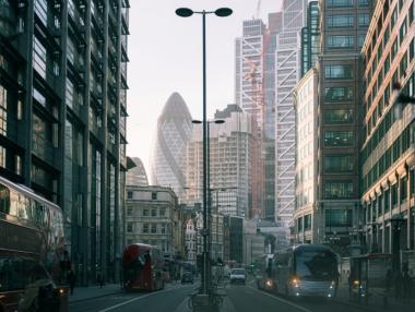 Лондон иска да забрани покупката и на хибридни коли