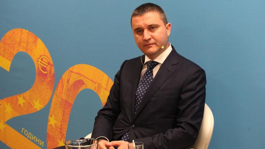 Горанов е готов на оставка, ако се докаже пряка отговорност към хазарта