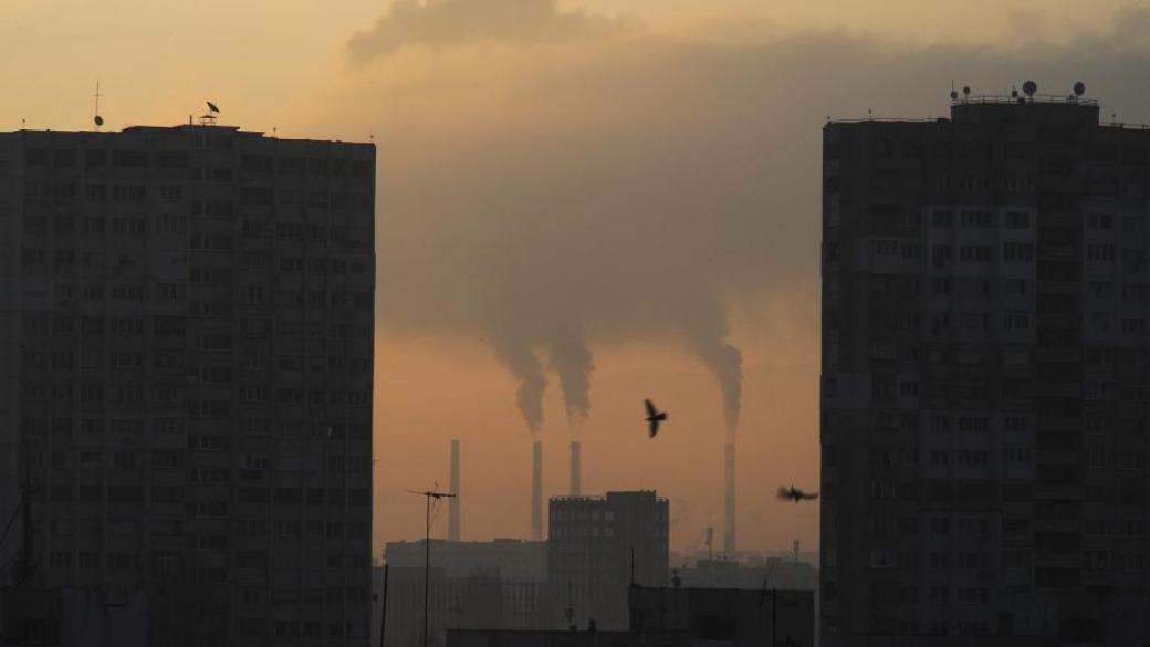 Българската електроенергетика замърсява 1.6 пъти по-малко от полската