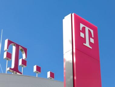 Съд в САЩ даде зелена светлина за сливането на T-Mobile и Sprint
