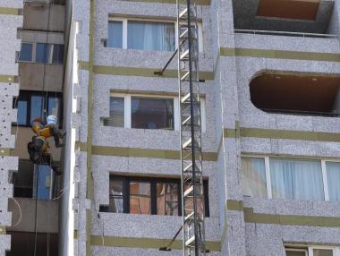 Експерти препоръчват на МРРБ да се създаде „ветрило“ от програми за саниране