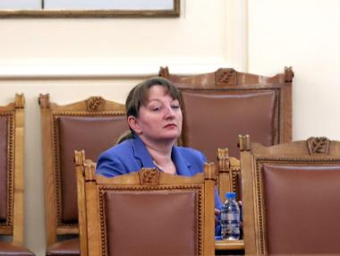 Деница Сачева е готова да подаде оставка заради хората с увреждания