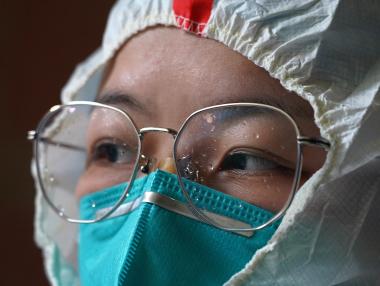 Коронавирусът пак зарази пазарите с негативизъм