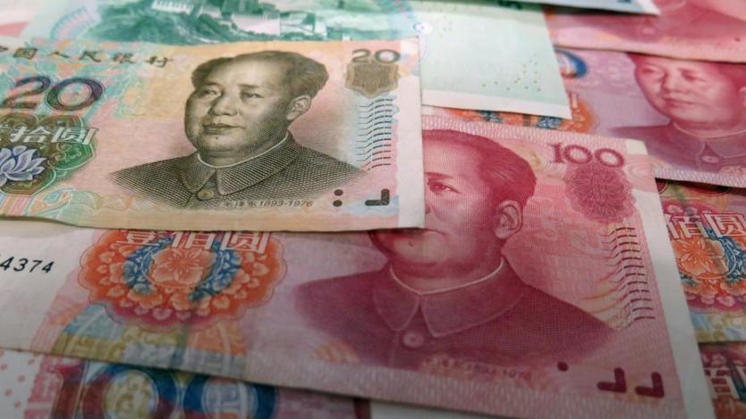 Китай дезинфекцира банкноти заради коронавируса