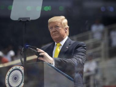 Тръмп поиска $2.5 млрд. за борба с коронавируса