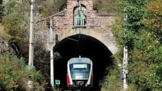 150 дни без влакове между гарите Карлово и Антон