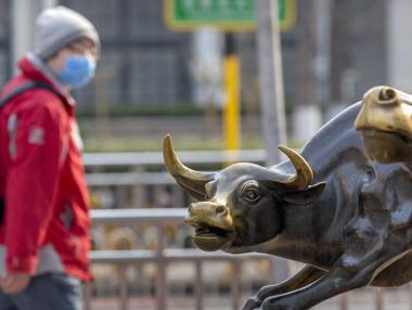 Срив на американските и европейски акции в четвъртък