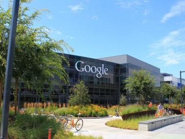 Коронавирусът засегна Facebook, Google и Microsoft