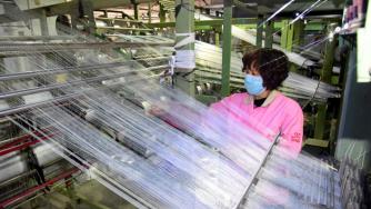 Китайските фирми развалят договорите си с клиенти и подизпълнители