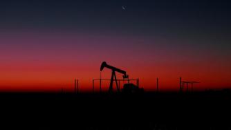 Цените на петрола се сринаха с 5%