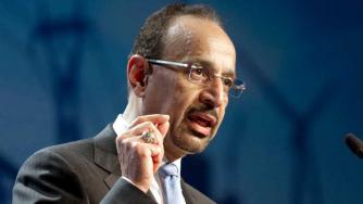 Акциите на Saudi Aramco потънаха с 10% след срива при петрола