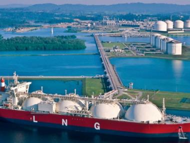 България резервира многократно повече втечнен газ през Гърция