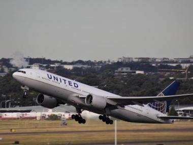 Вътрешните резервации на United Airlines се сринаха със 70%