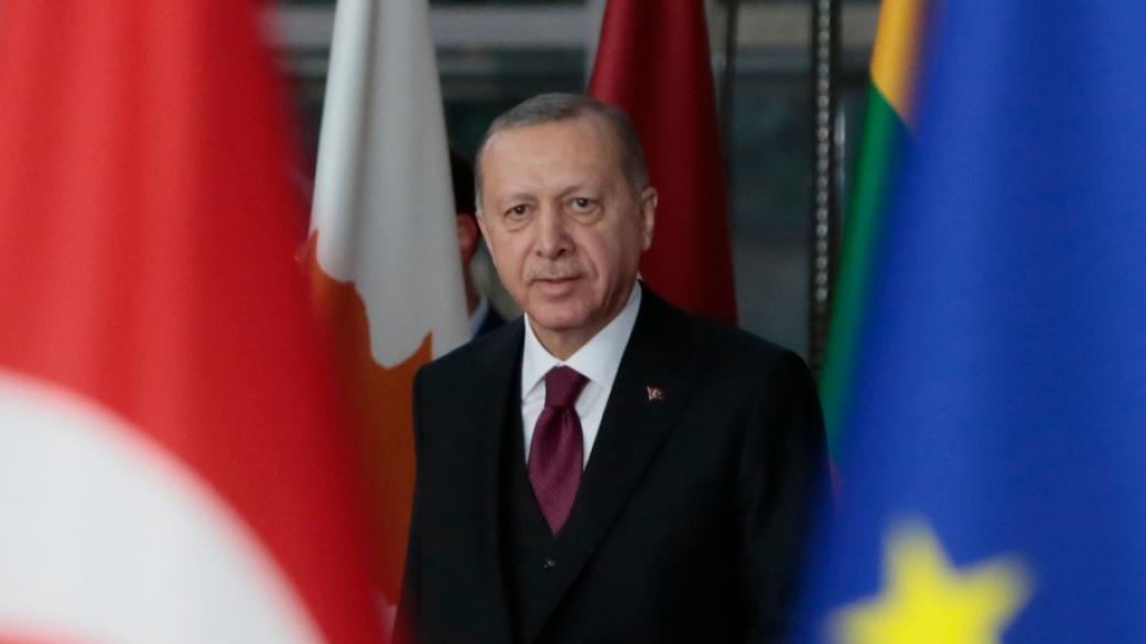 Турция оставя границите си отворени, докато ЕС не изпълни исканията ѝ