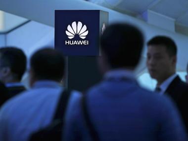 Huawei си гарантира още поне 45 дни бизнес с американски фирми