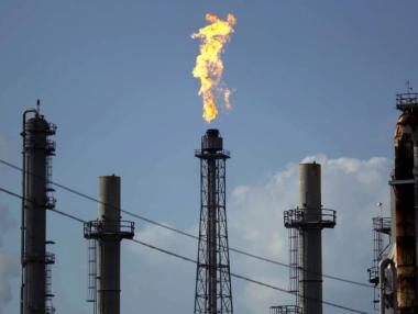 Цените на петрола обърнаха посоката и се стопиха с 3%