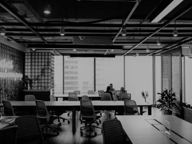 Поне 150 публични компании очакват удари върху печалбите си