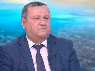 Хасан Адемов: Медицинските сестри не стигат, изправени сме пред проблем