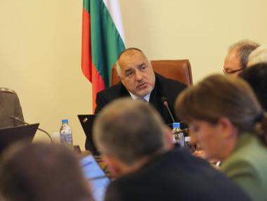Борисов: Банки, застрахователи и бензиностанциите ще работят