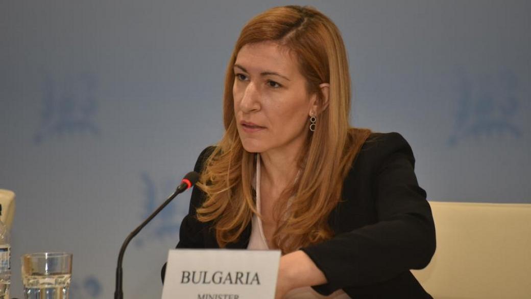 Ангелкова: Подготвяме мерки за работещите в туризма