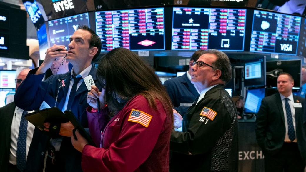 Dow надолу с почти 3000 пункта – най-големият спад в историята