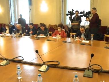 Законът за извънредното положение мина в комисия