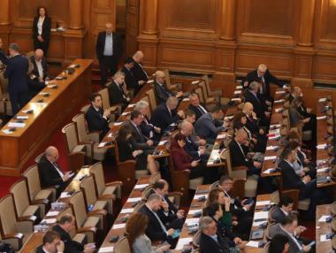 На първо четене: Парламентът прие Закона за извънредното положение