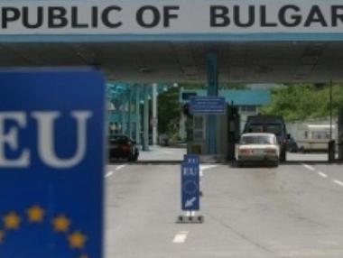 Турция затваря границите си с България и Гърция