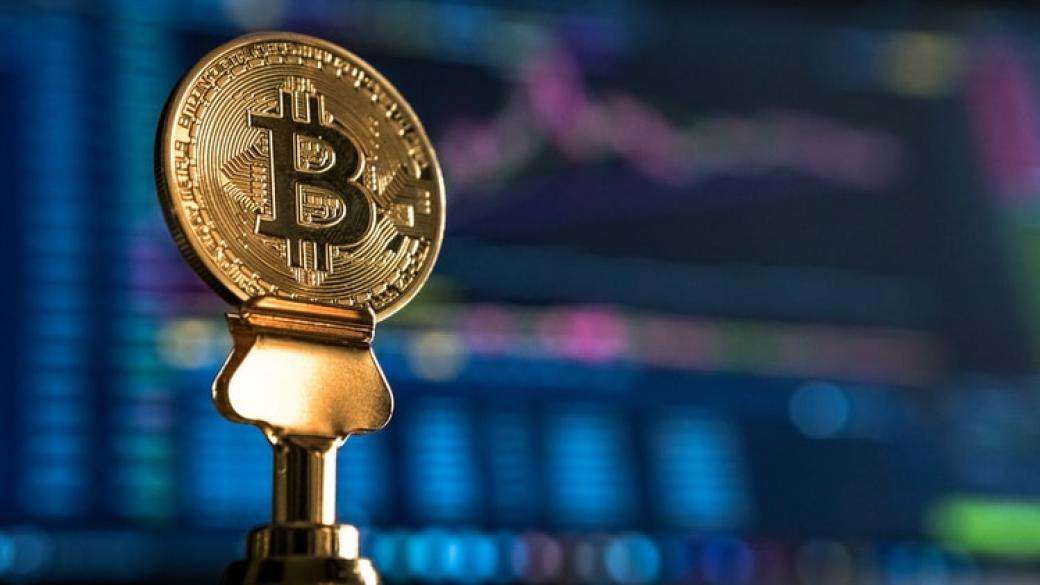 Bitcoin скочи с близо 16%