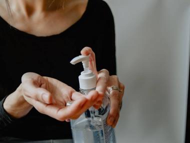 Козметичният гигант Coty ще дарява дезинфектанти на болници в САЩ