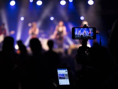 Facebook също сваля качеството на видео стрийминга си в Европа