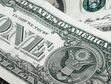 Мерките на Фед тласкат долара надолу