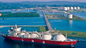 Близо 50% от капацитета на новия LNG терминал в Гърция е резервиран
