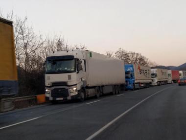 С близо 70% се сви работата на фирмите за международен автотранспорт