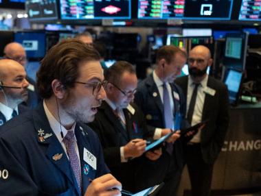 След вчерашните рекорди Dow Jones отново тръгна надолу