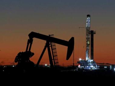 Goldman: Потреблението на петрол ще падне с още 25% тази седмица