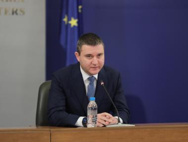 Горанов очаква 3% спад на икономиката и рецесия